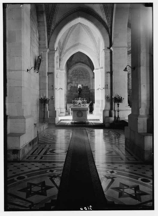 The aisle of the Franciscan church, kept as the traditional house of Cleophas.