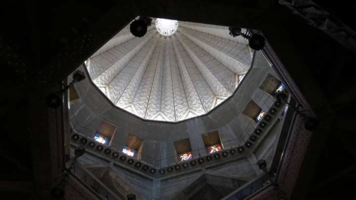 Another view of the same basilica.