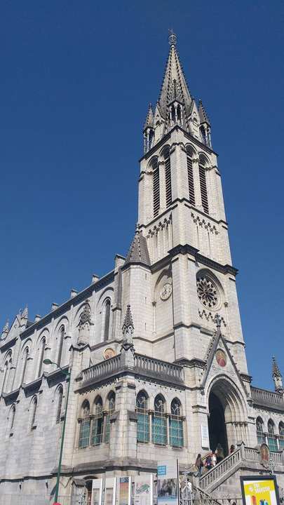 Another view of the same upper basilica.