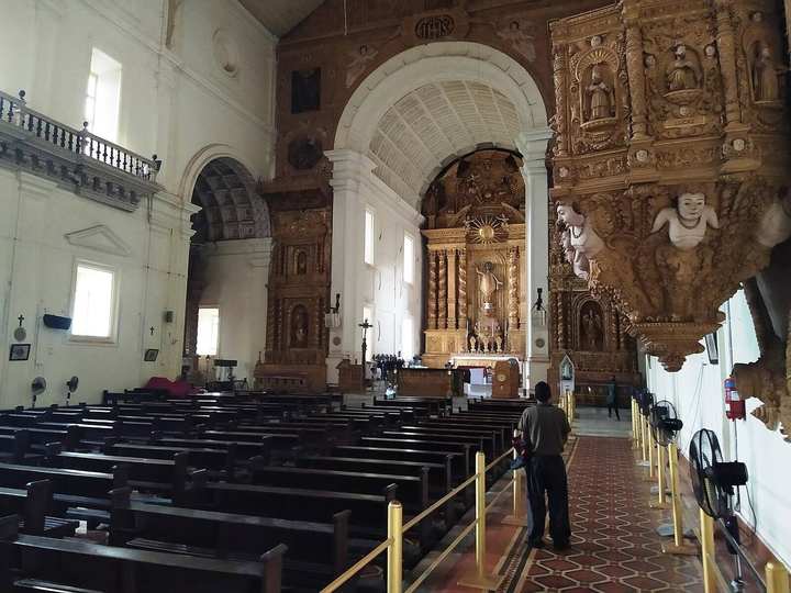The interior of Bom Jesus.